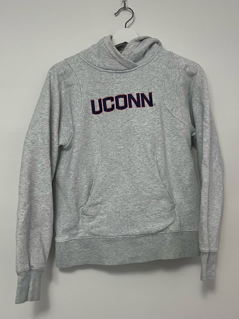 Lululemon x Uconn Huskies Loungeful Hoodie in Grey Size 4